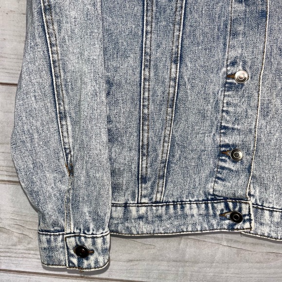 H2 Jean Jacket Loony Tunes Small - Picture 3 of 6